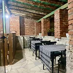 Boutique Eri 3* Gjirokastër