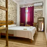 Boutique Eri 公寓式酒店 Gjirokastër