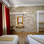 Boutique Eri 公寓式酒店 3*