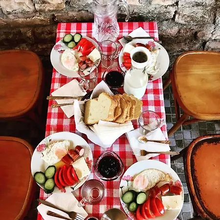 Eri Gjirokastër