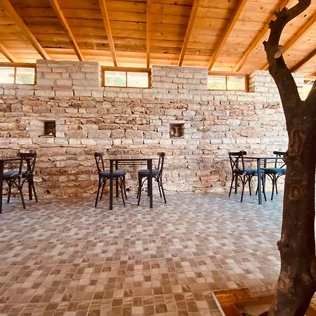 Aparthotel Eri Gjirokastër