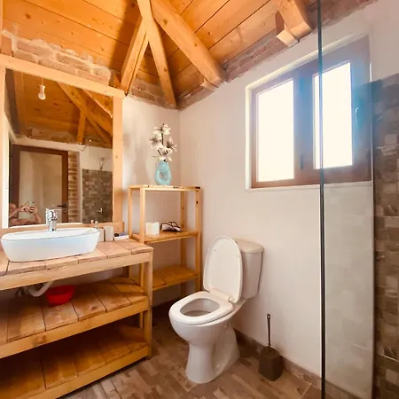 Aparthotel Eri Gjirokastër