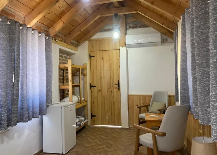 Boutique Eri 3* Gjirokastër