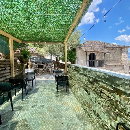 شقة فندقية Boutique Eri 4*