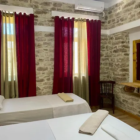 Boutique Eri شقة فندقية Gjirokastër