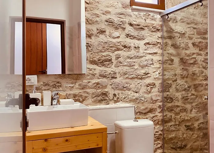 Boutique Eri 4* Gjirokastër